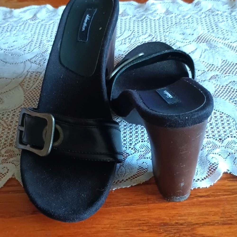Shoes - Picture 4 of 6